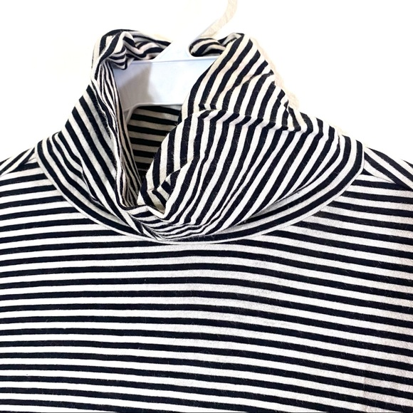 Black & white pinstripe fitted turtleneck, BP, sz SM - Picture 4 of 6